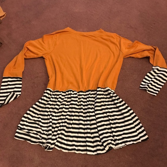 Zenana Outfitters Tops - Zenana premium M pumpkin autumn orange and B&W stripe top